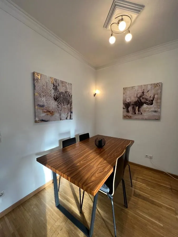 Vienna Home , Near U1 Metro , Big And Cozy Home 0*,  Austria